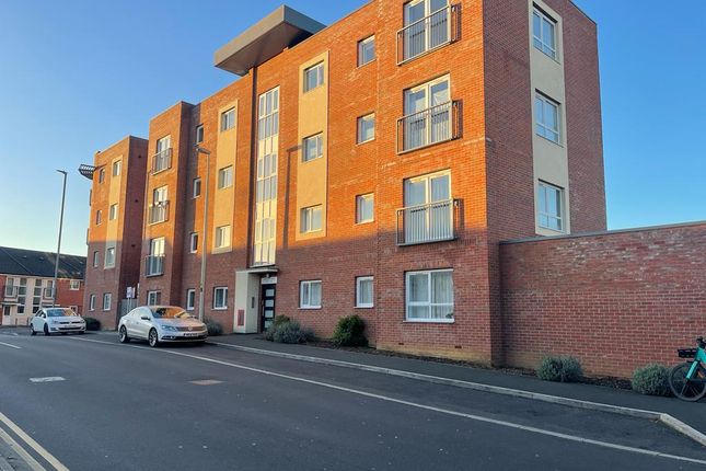 Thumbnail Flat for sale in Bowling Green Close, Bletchley