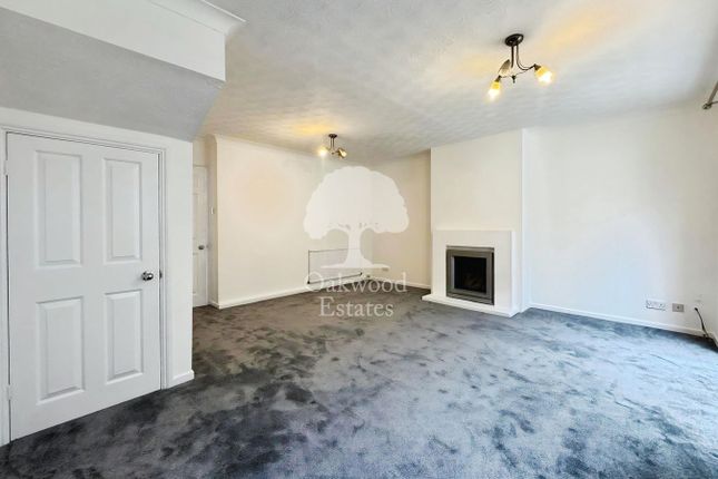 8, Garnet Close, Slough photo 3