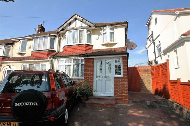 End terrace house for sale in Carr Road, Northolt