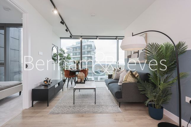 Flat to rent in Valencia Tower, Bollinder Place