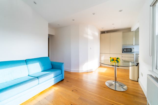 Flat 9, 7, Belgrave Gardens, St Johns Wood photo 3