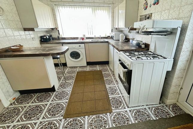 17, Sandray Close, Bolton photo 4