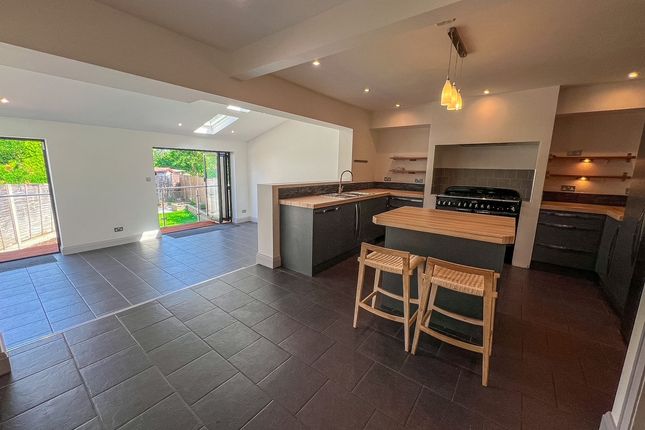 Esher Road, East Molesey photo 2