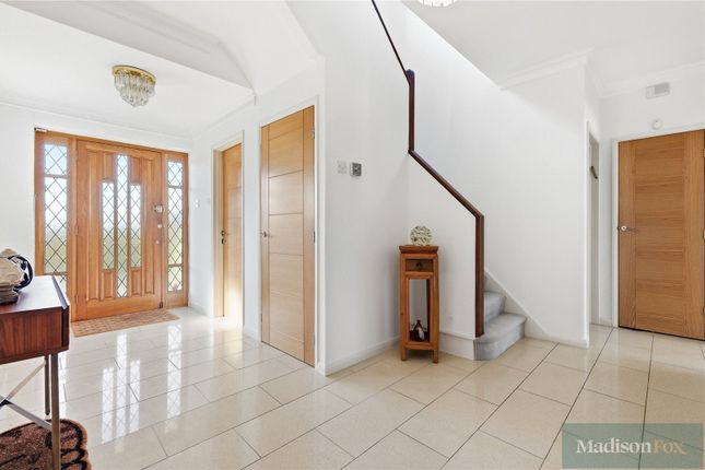 7, Parkland Close, Essex photo 2