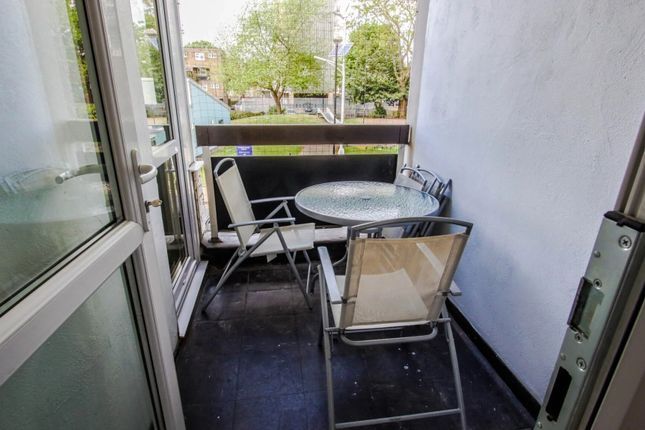 Cambridge Heath Road, London photo 5