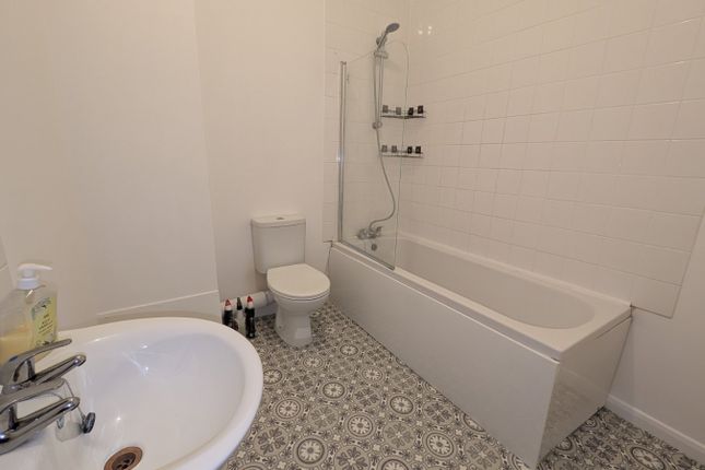 Flat 3, 11, Maison Dieu Road, Kent photo 5