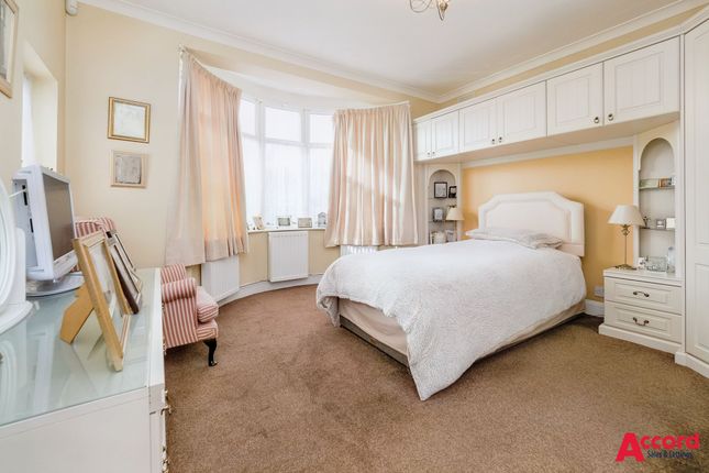Semi-detached house for sale in Clyde Way, Romford