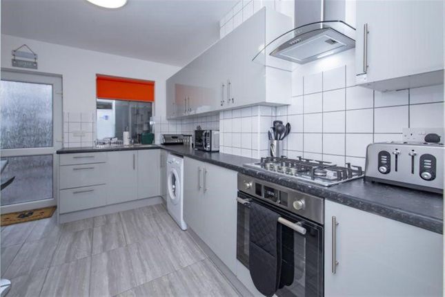 112, Gerard Avenue, Coventry photo 3