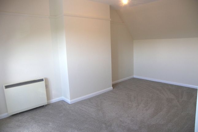 Ockham Road South, Leatherhead photo 4