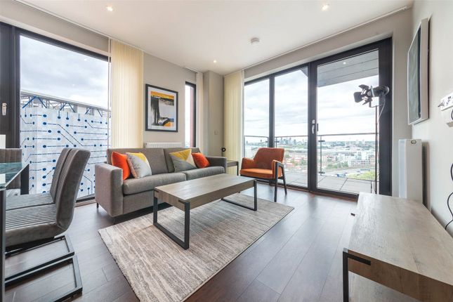 Thumbnail Flat for sale in Avalon Point, 1 Silvocea Way, London