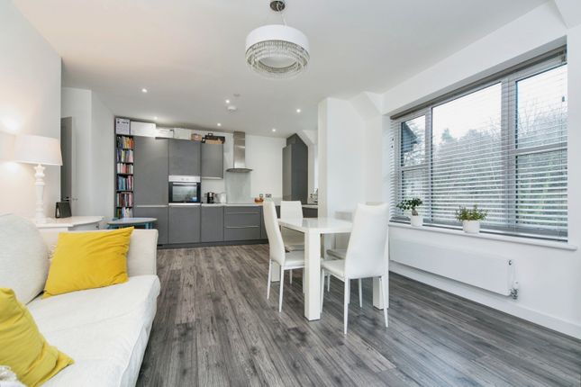 Apartment 10, Cedar Court, 65, Victoria Park, Conwy photo 4
