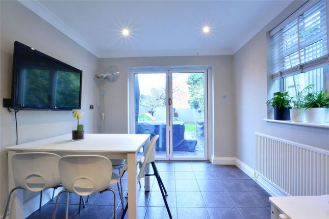 91, Plum Lane, London photo 3