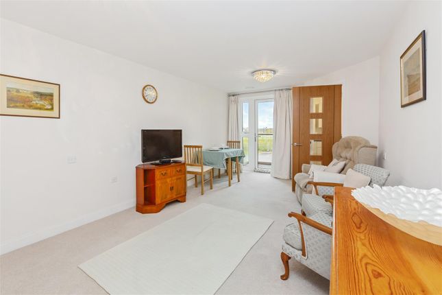 Flat for sale in Williams Place, 170 Greenwood Park, Didcot