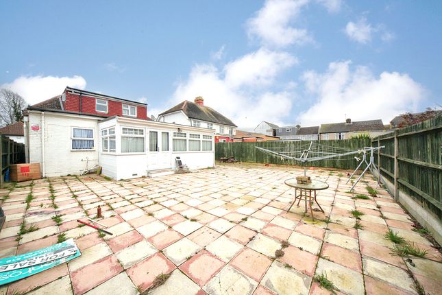 5 Arundel Road, Luton photo 2