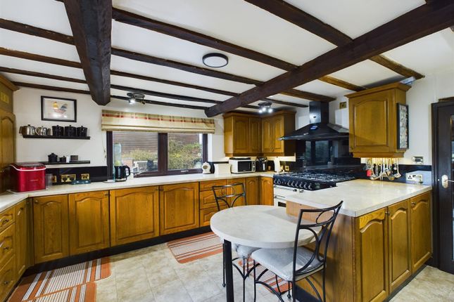 Kitchen.Jpg