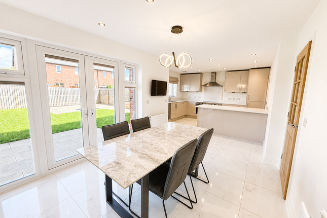 26, Orchid Way, Dumfries photo 2