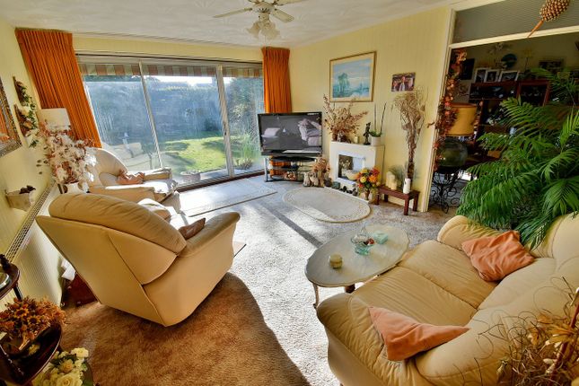 19, Glenmoor Road, Ferndown photo 4
