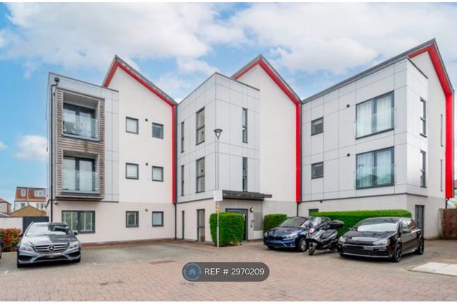 Flat, Fielding House Cairns Avenue, London photo 2