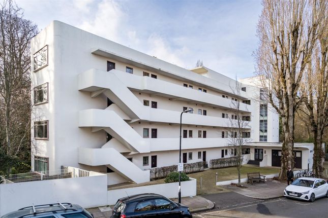19, Isokon Flats, Lawn Road, London photo 2