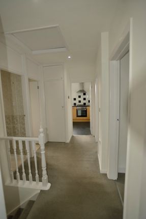 216, Alexandra Road, London photo 2