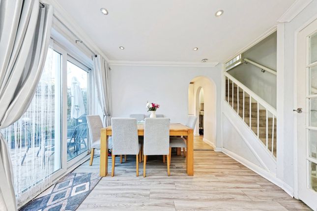 5, Cedar Road, Canterbury photo 5