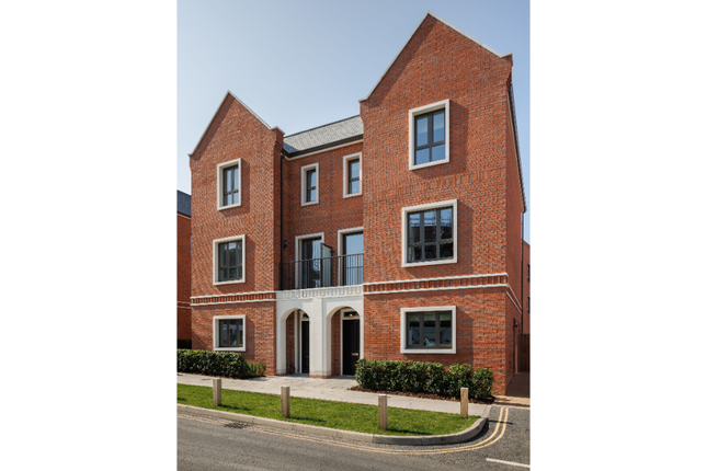 Hartland Village, Hartland Village, Hampshire, Ively Road, Fleet photo 3