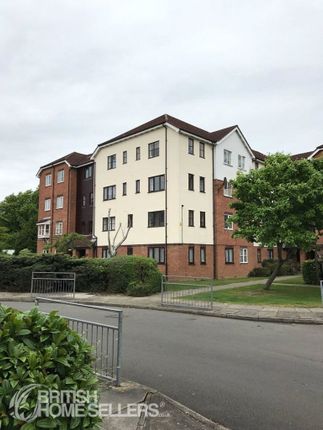 Studio flat on 9 Rose Court,, Vicars Bridge Close, Wembley, £200,000