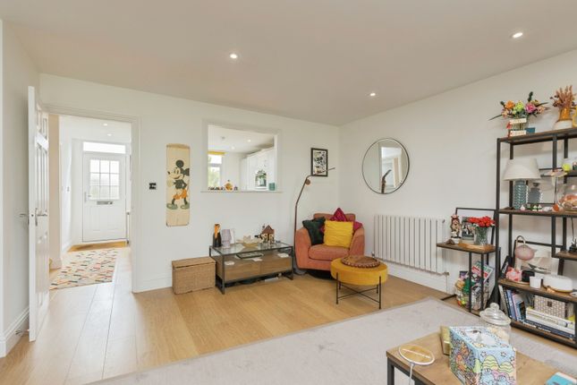16, Rosehill Walk, Kent photo 3