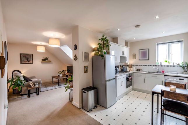 100 Waterfields, Retford photo 2