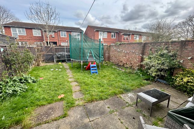 34 Skarnings Court, Winters Way, Waltham Abbey photo 3
