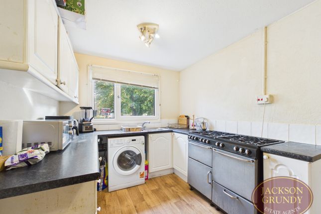 24, Hopmeadow Court, Northampton photo 3