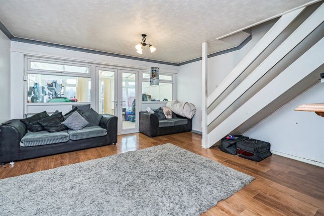 13, The Hayes, Willenhall photo 2