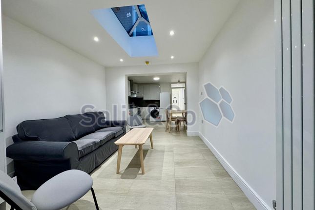 58, Swanfield Street, London photo 4