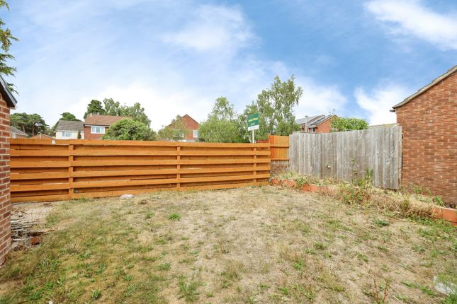 4, Tarrant Close, Poole photo 4