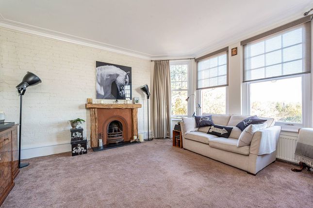 Thumbnail Flat for sale in Sutton Court, Chiswick, London
