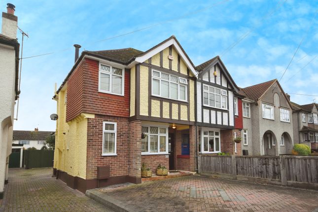 Thumbnail Semi-detached house for sale in Orchard Drive, Braintree