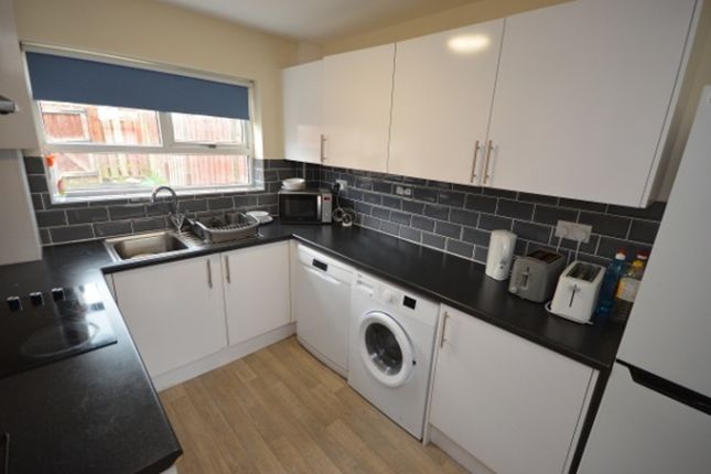 Property To Rent In Scotter Walk Corby Nn18 Renting In