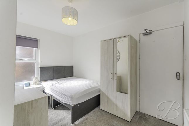 Room 4, 51, Princes Street, Mansfield photo 2