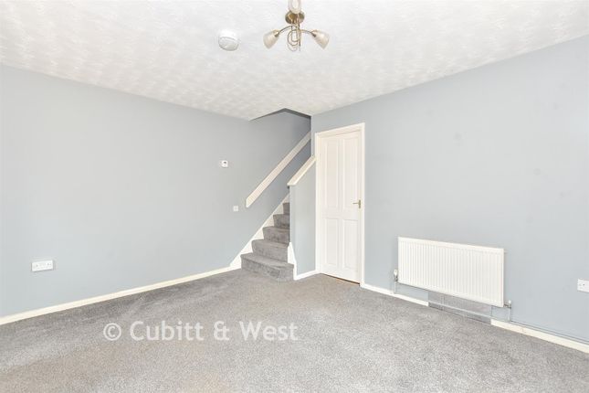 41, Starina Gardens, Waterlooville photo 4