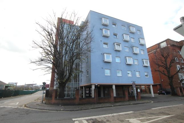 Thumbnail Flat for sale in Anglesea Terrace, Southampton