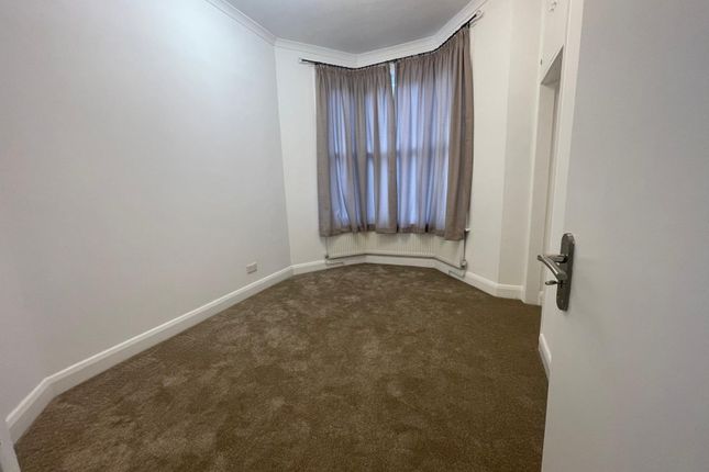Flat 1 1, Wakefield Road, Greater London photo 4