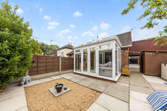 5 Carrington Close, Warrington photo 4