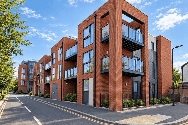 Flat 28 Carter Court, Gilding Way, SOUTHALL photo 2