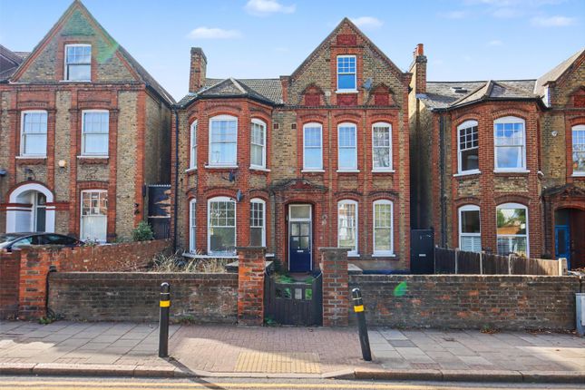 1-bed flat on 158 Flat 2, Bedford Hill, London, £295,000