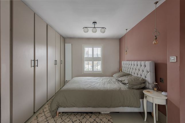9 Gibson Street, London photo 4