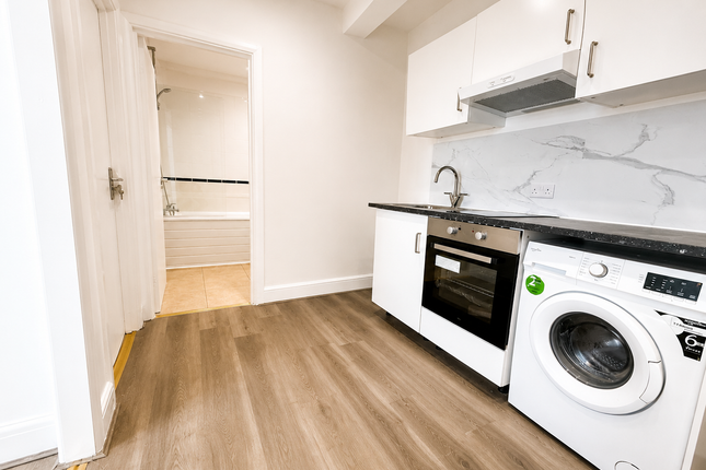 Flat 8, London photo 4