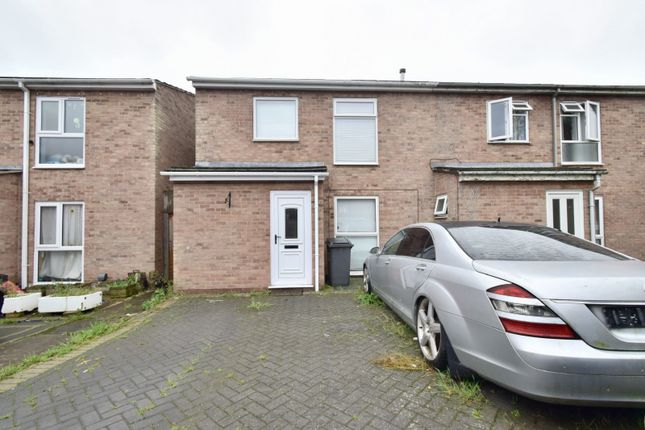 Hollybush Close, Thurnby Lodge, Leicester, Leicestershire, Le5 2Hz