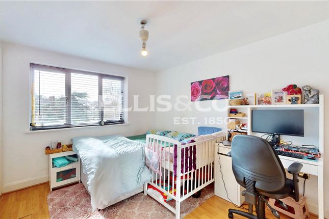24, Imperial Court, Wembley photo 4