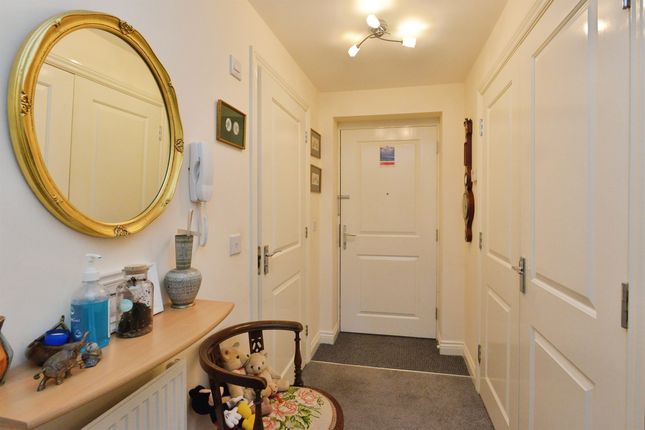 6, Empress Matilda Gardens, Milton Keynes photo 2