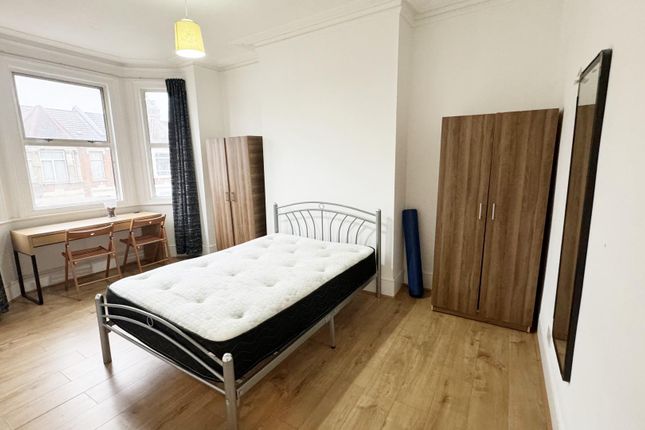 Studio house on Room 4 226, Westbury Avenue, London, £700/mo